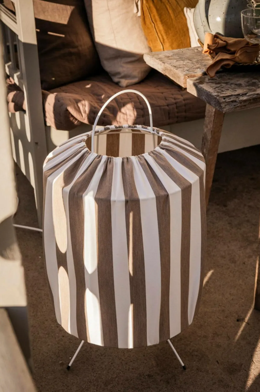 Alde & Lind Udendørsbelysning|Gulvlamper>Gulvlampe Capri H70 Taupe/hvid
