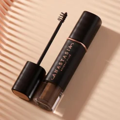 Anastasia Øjenbryn><noscript><img width=