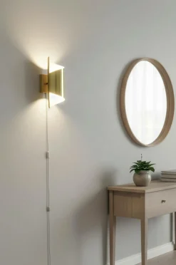 Aneta Lighting Væglampe Lucile mat messing/hvid New