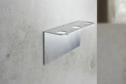 Beslag Design Badeværelsestilbehør>Base - Sæbepumpeholder Triple Børstet