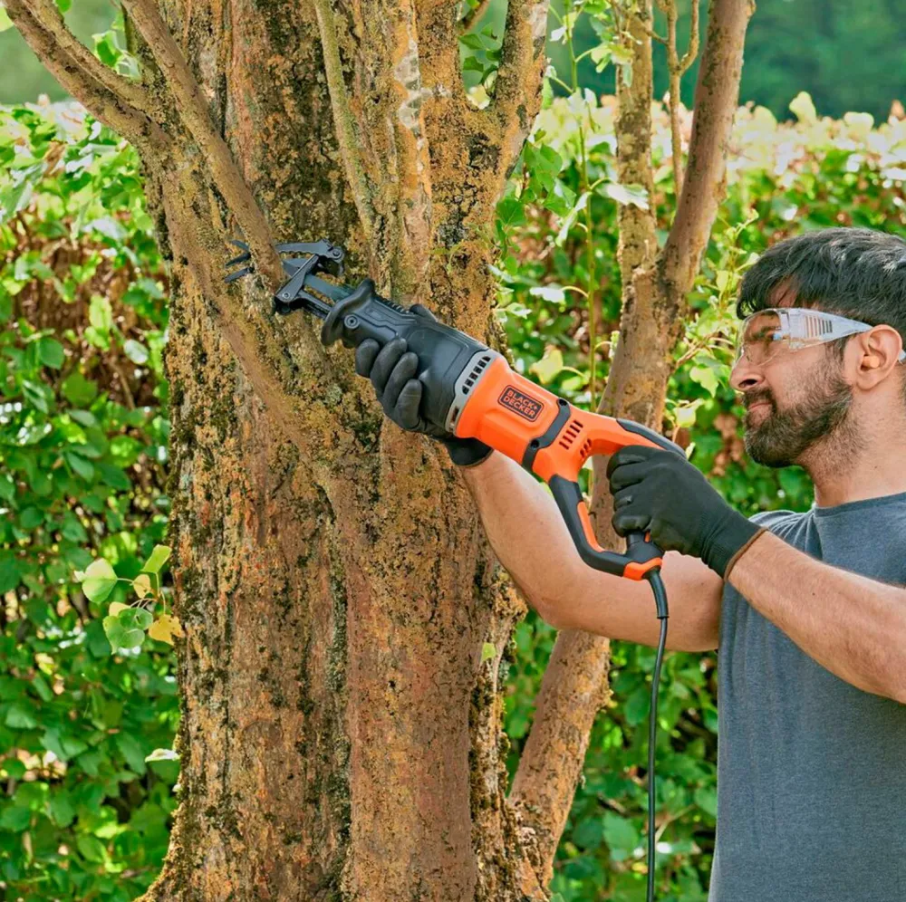 Black & Decker Værktøj & Have>Bajonetsav 750W grenholder og to savklinger