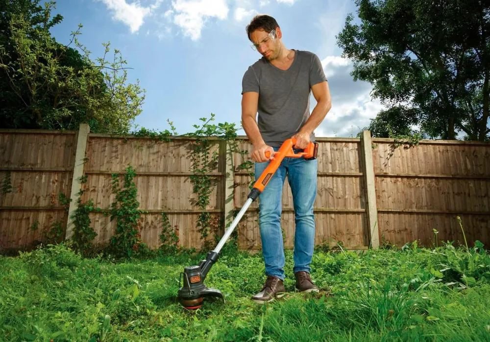 Black & Decker Værktøj & Have>Græstrimmer 18V 25cm 2AH Batteri medfølger