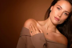Caroline Svedbom Halskæde Ana Necklace Gold Black Golden Combo Hot
