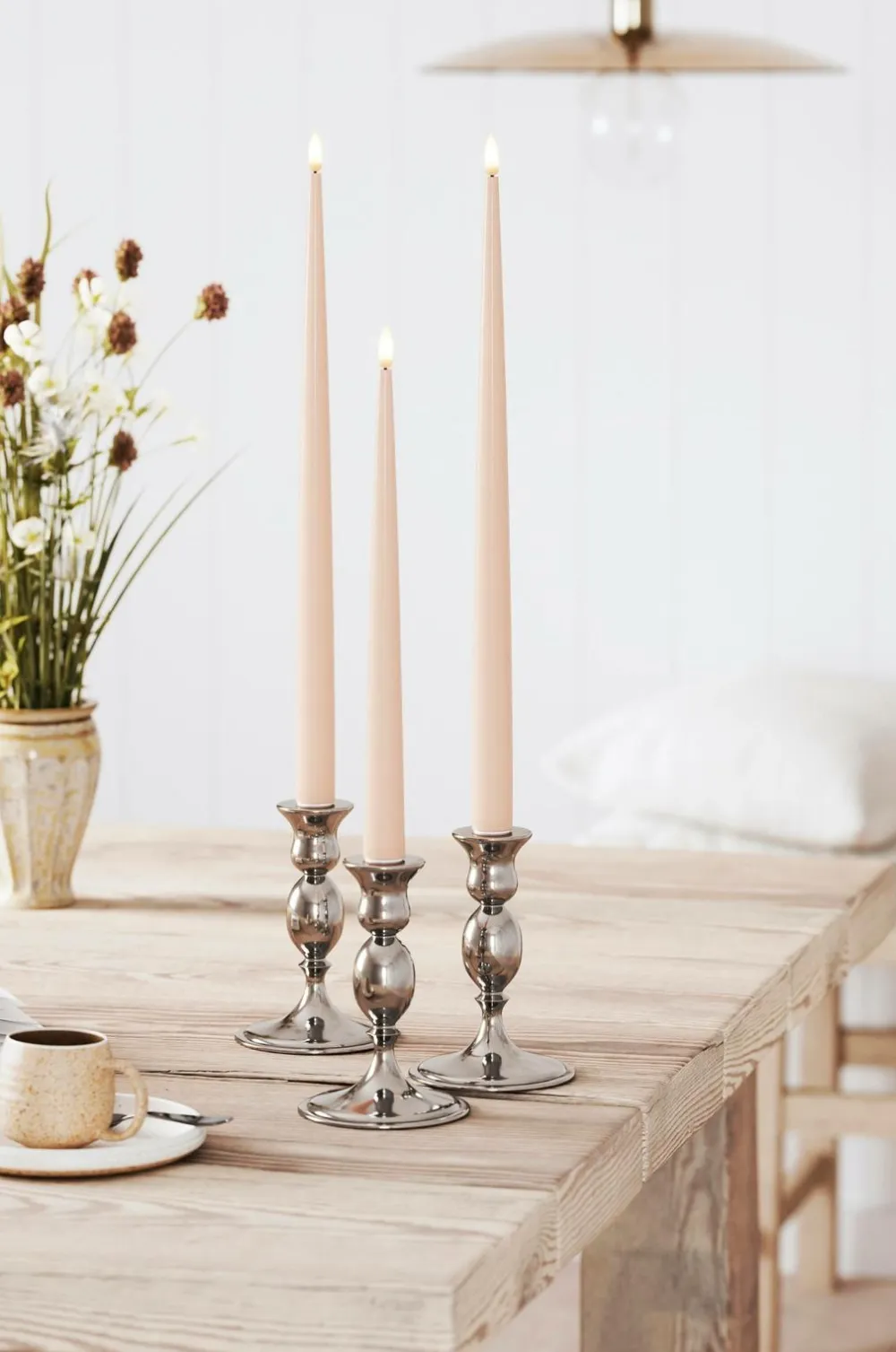 DeluxeHomeart Lys & Duft>LED Taper Candle Shiny 2,2x38 cm 2 stk. Lyserød