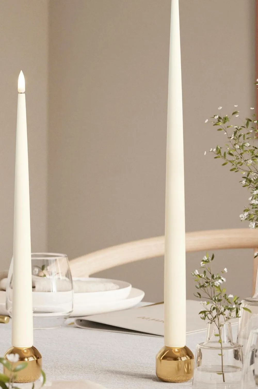 DeluxeHomeart Lys & Duft>LED Taper Candle Shiny 2,2x38 cm 2 stk. Fløde