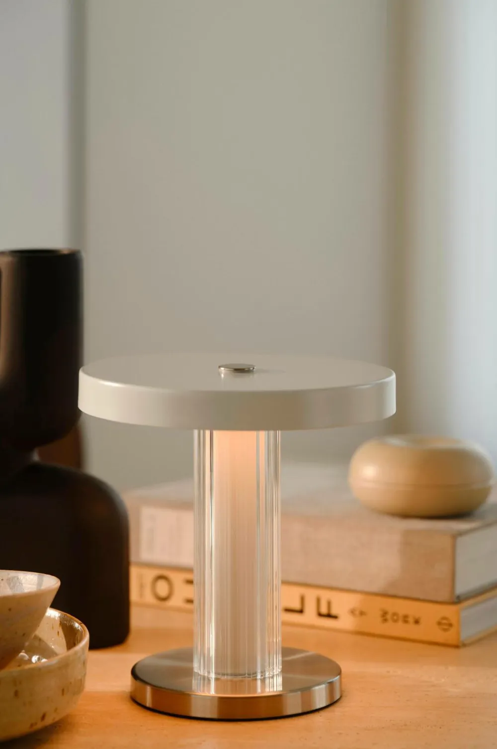 Design For The People Genopladelige Lamper>Bordlampe Trezzi Bærbar Transperant/hvid/krom