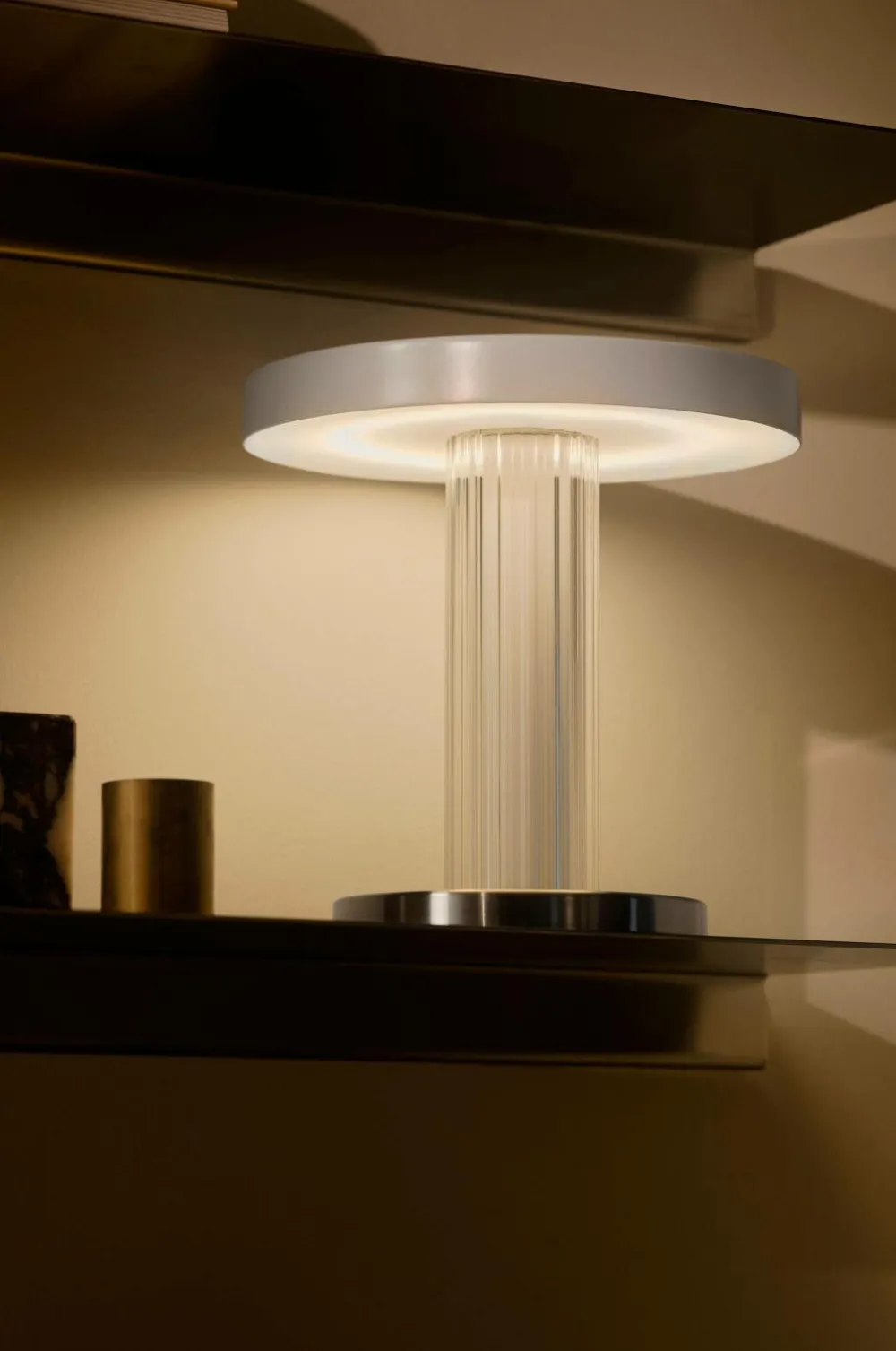 Design For The People Genopladelige Lamper>Bordlampe Trezzi Bærbar Transperant/hvid/krom