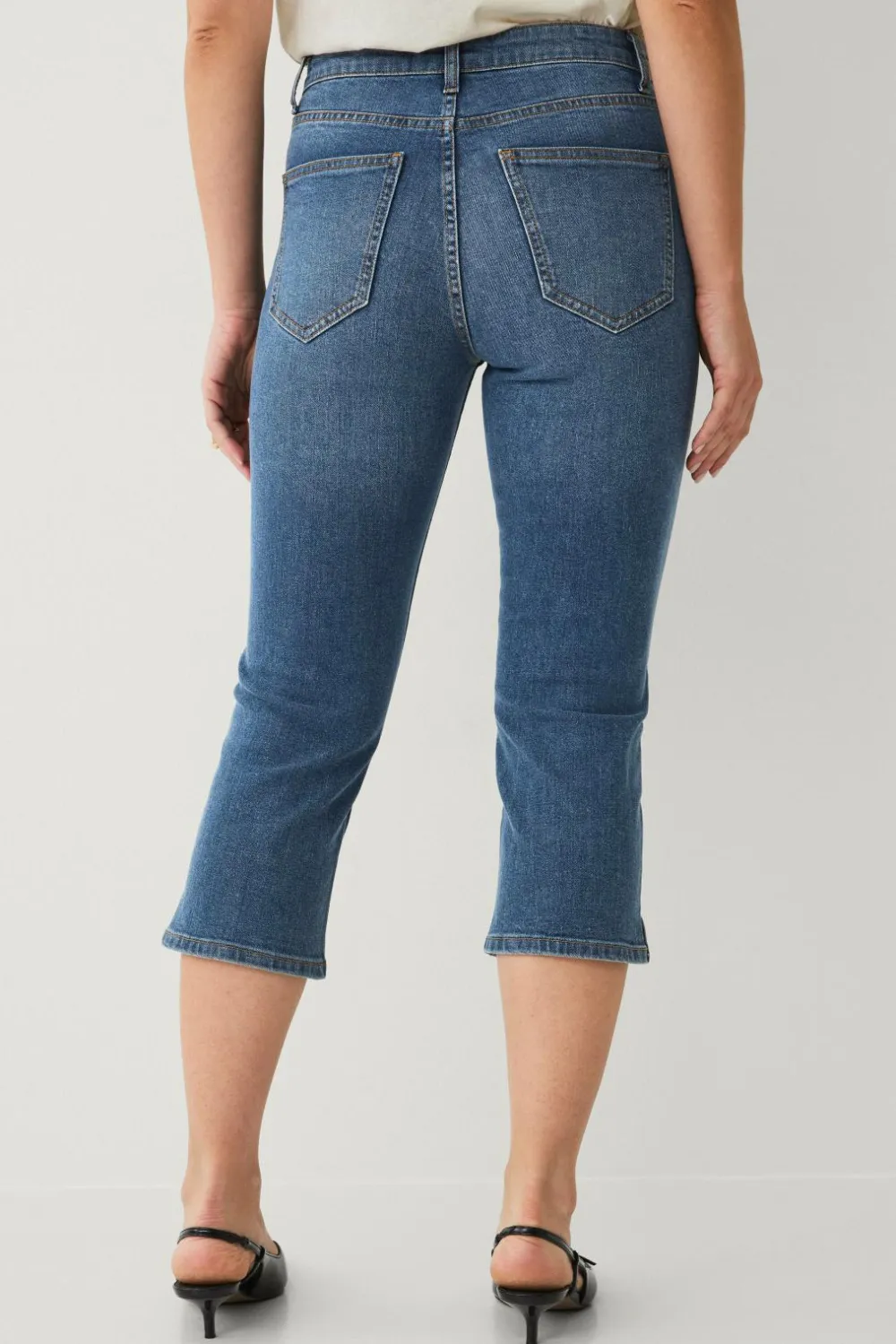 Ellos Jeans>Collection Caprijeans Mellanblå