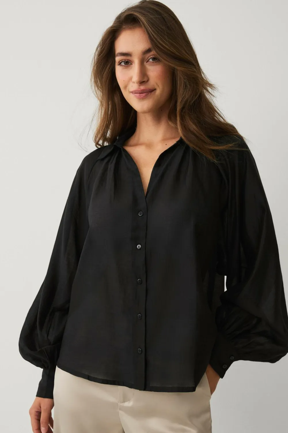 Ellos Skjorter & Bluser>Collection Gennemsigtig bluse med v-hals sort