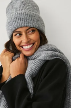 Ellos Collection Glitrende strikhue Grå/Sølv Online