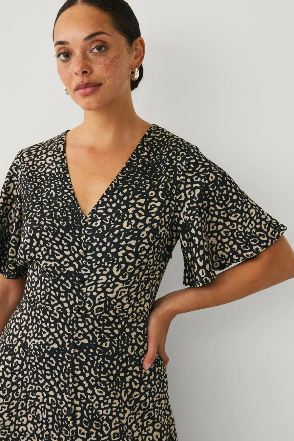 Ellos Kjoler>Collection Kjole i satin Leo AOP