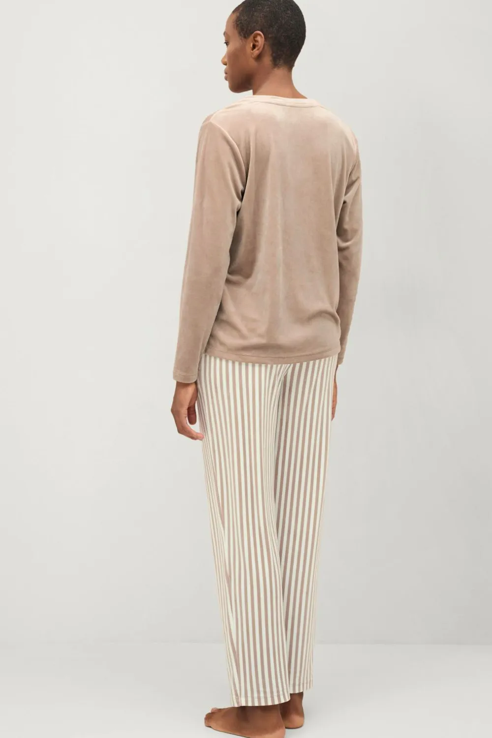 Ellos Collection Pyjamas i velour Greige hvidstribet