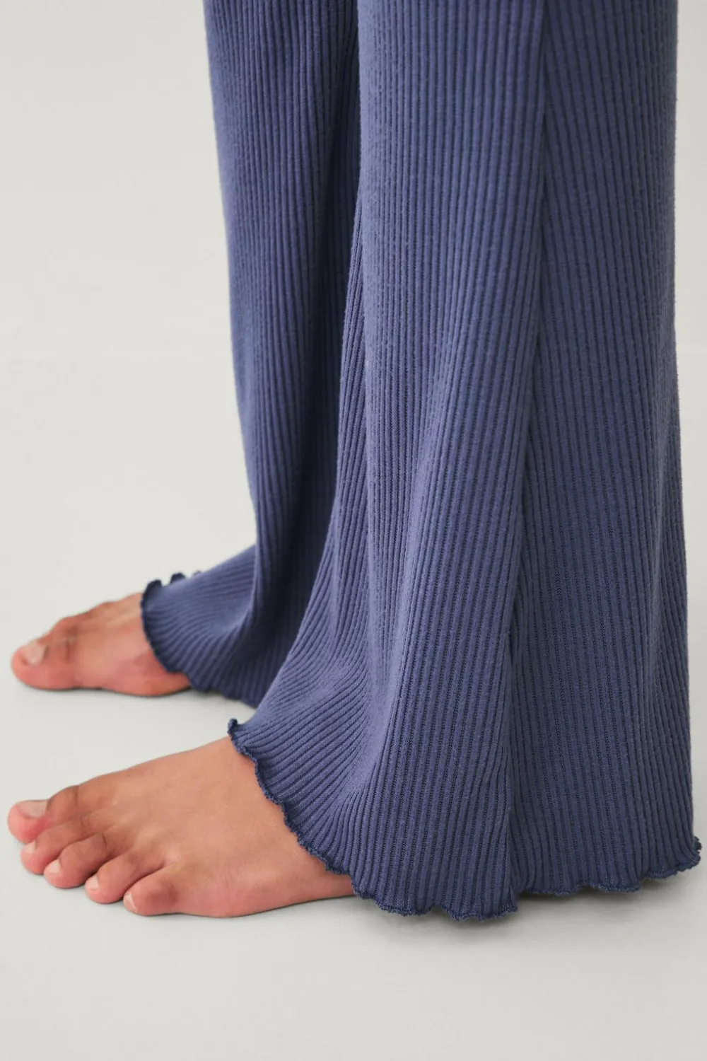Ellos Nattøj & Homewear|Bukser & Leggings>Collection Ribbede afslappede bukser Blå farve
