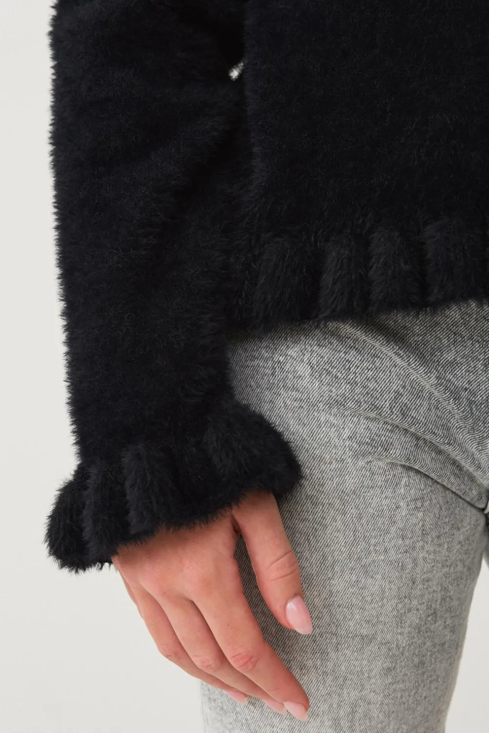 Ellos Trøjer & Cardigans>Collection Strikket trøje med flæser sort
