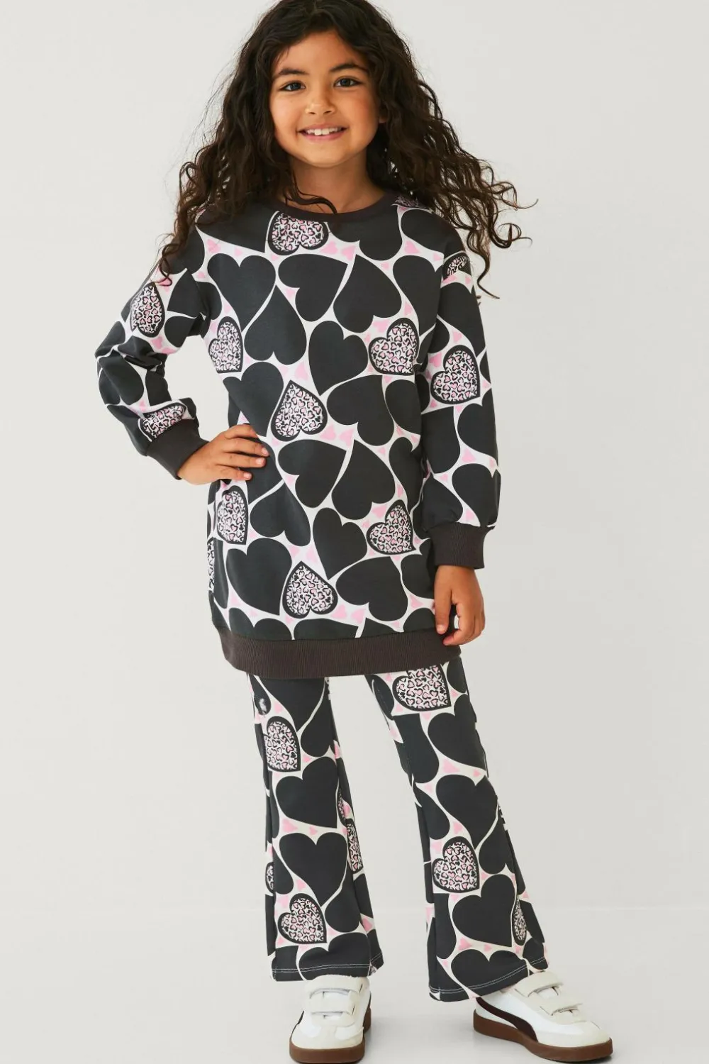Ellos Kjoler>Collection Sweatshirtkjole med tryk grå hjertemønstret
