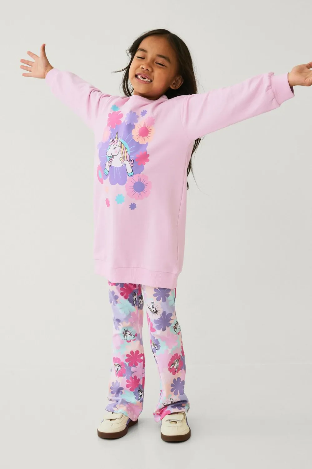 Ellos Kjoler>Collection Sweatshirtkjole med tryk rosa enhjørning