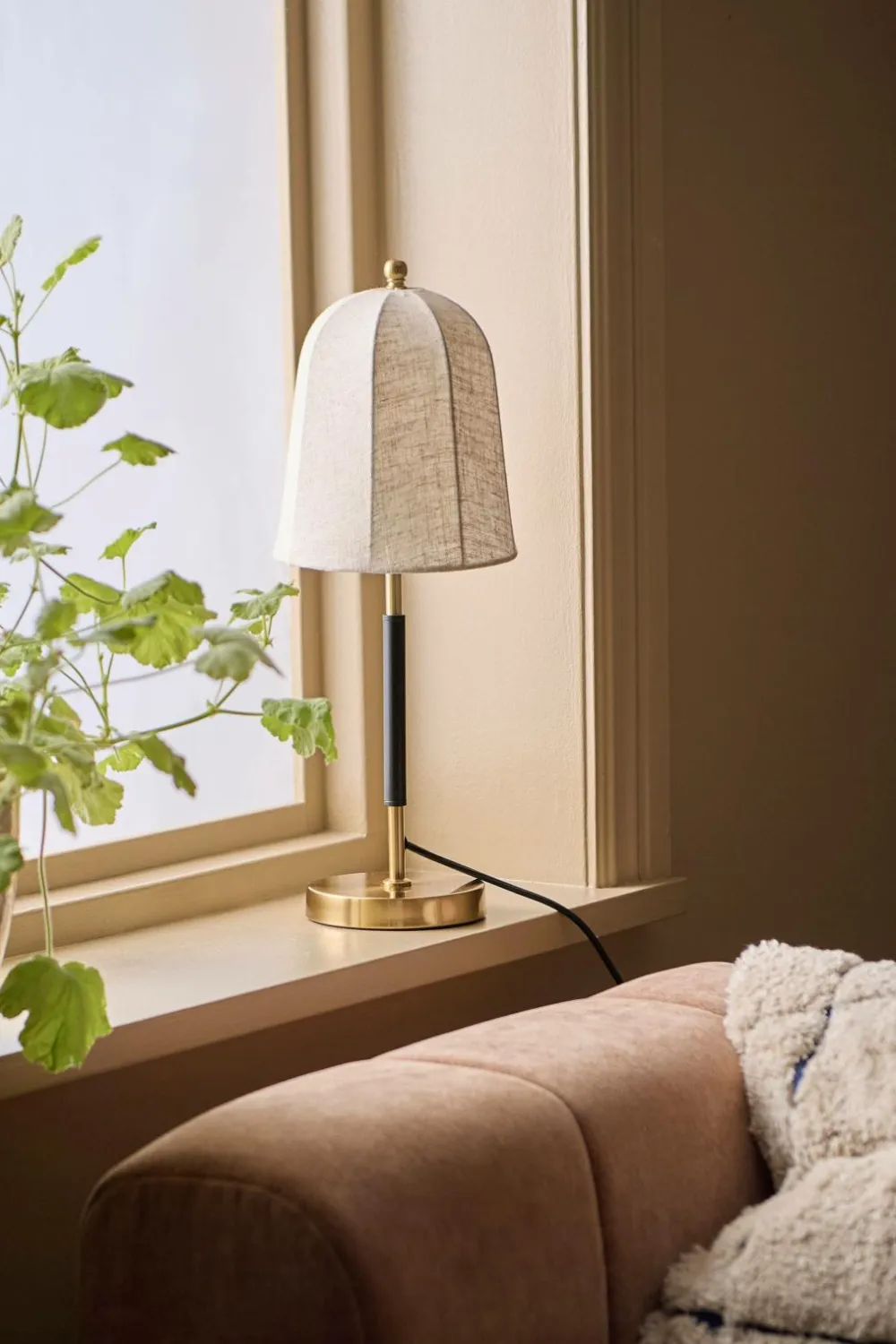 Ellos Home Bordlampe Bridget Brass/ Black New