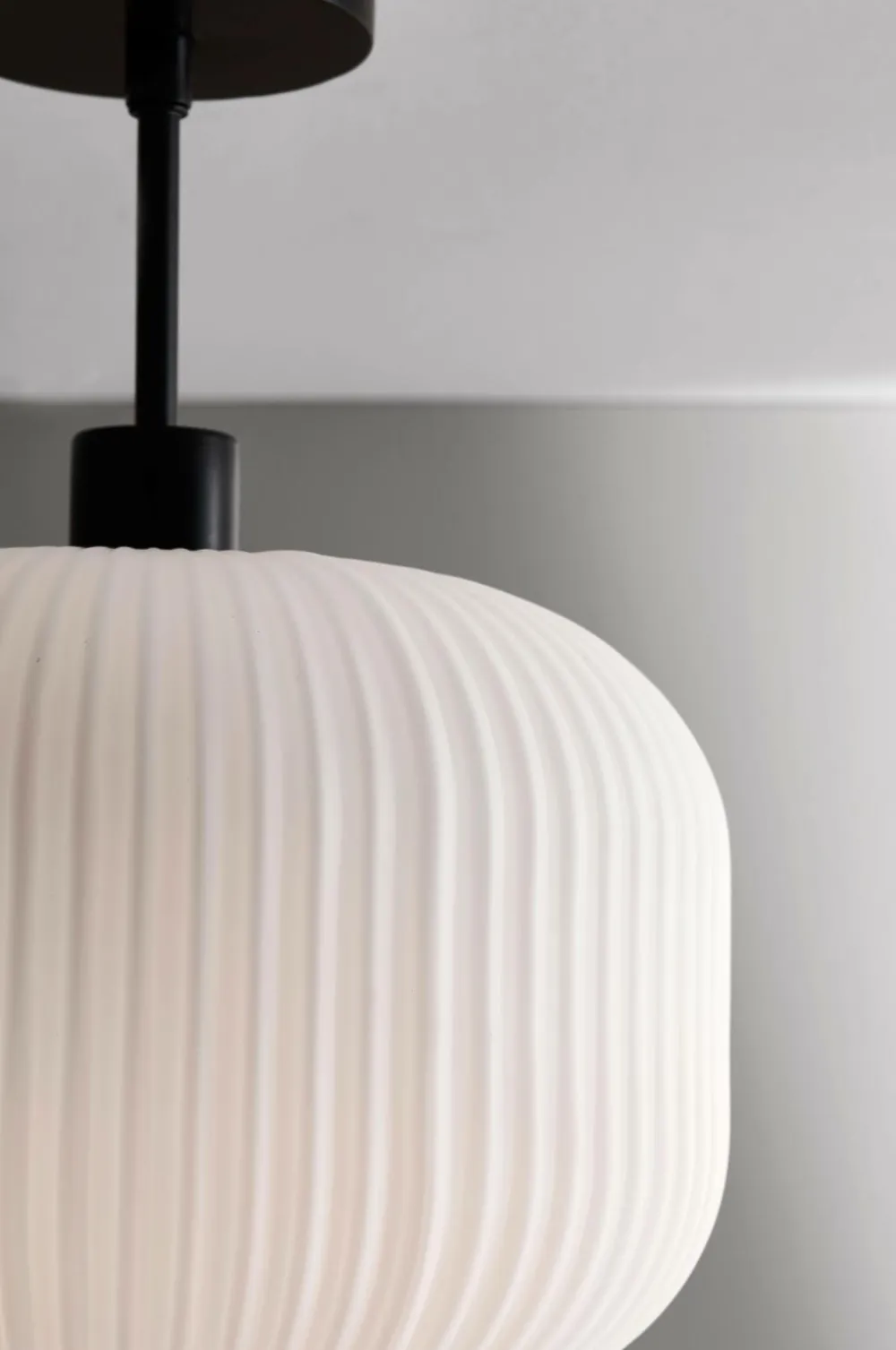 Ellos Loftlamper>Home Loftplafond Esaias Sort/opalhvidt glas