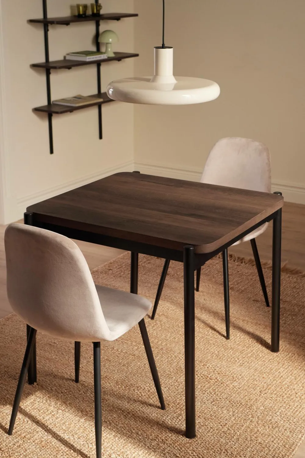 Ellos Home Spisebordssæt Gilda 2 Stolar, 75x85 cm Brun bord / beige stolar Best