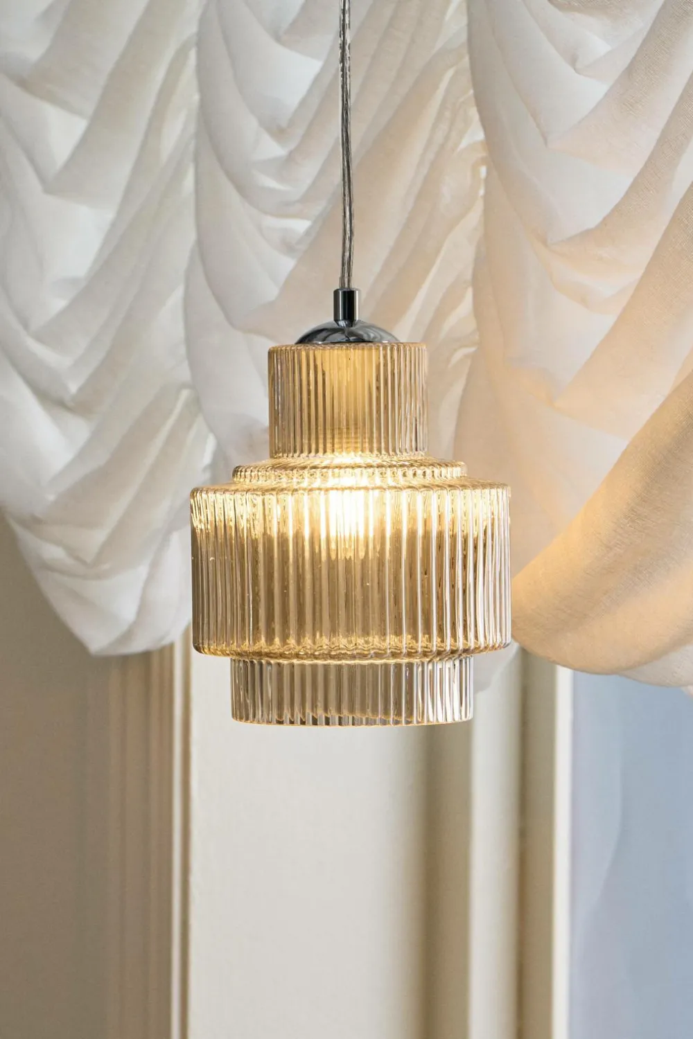 Ellos Pendler>Home Vindueslampe Alva amber/forkromet