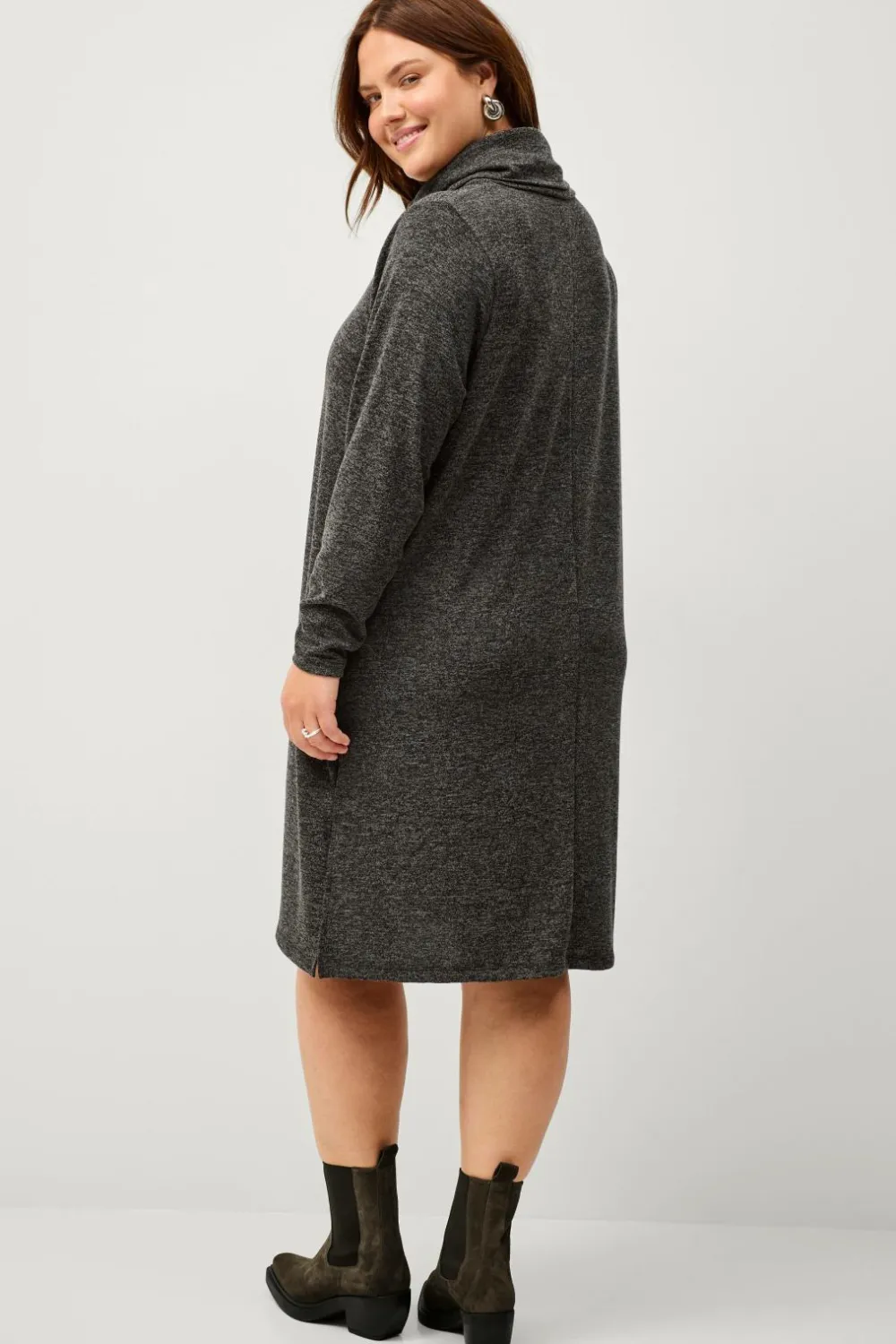Ellos Plus collection Strikket kjole med turtleneck Mørkegrå meleret New