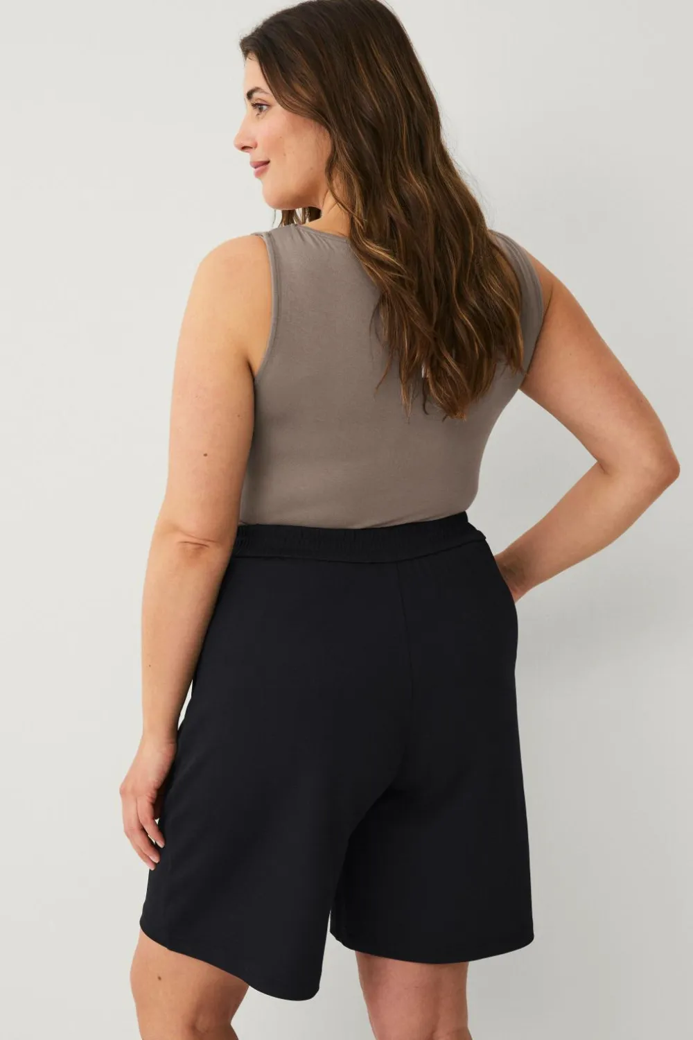 Ellos Shorts>Plus collection Shorts med høj talje Sort