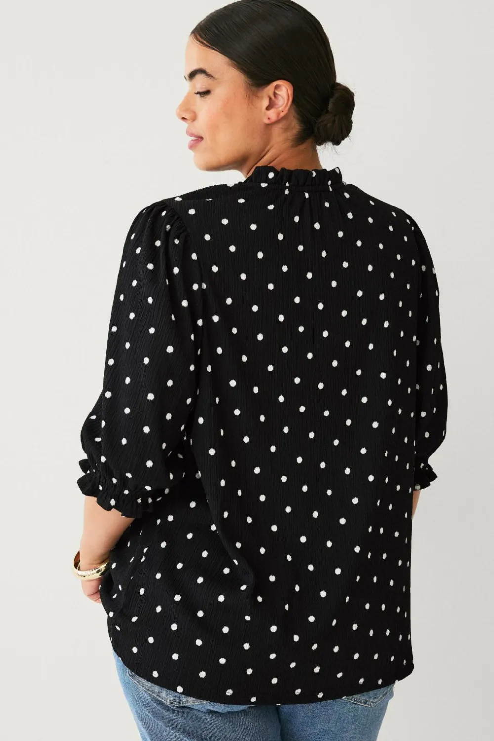 Ellos Toppe & Tank-Toppe>Plus collection Top med pufærmer Sort med hvid prik