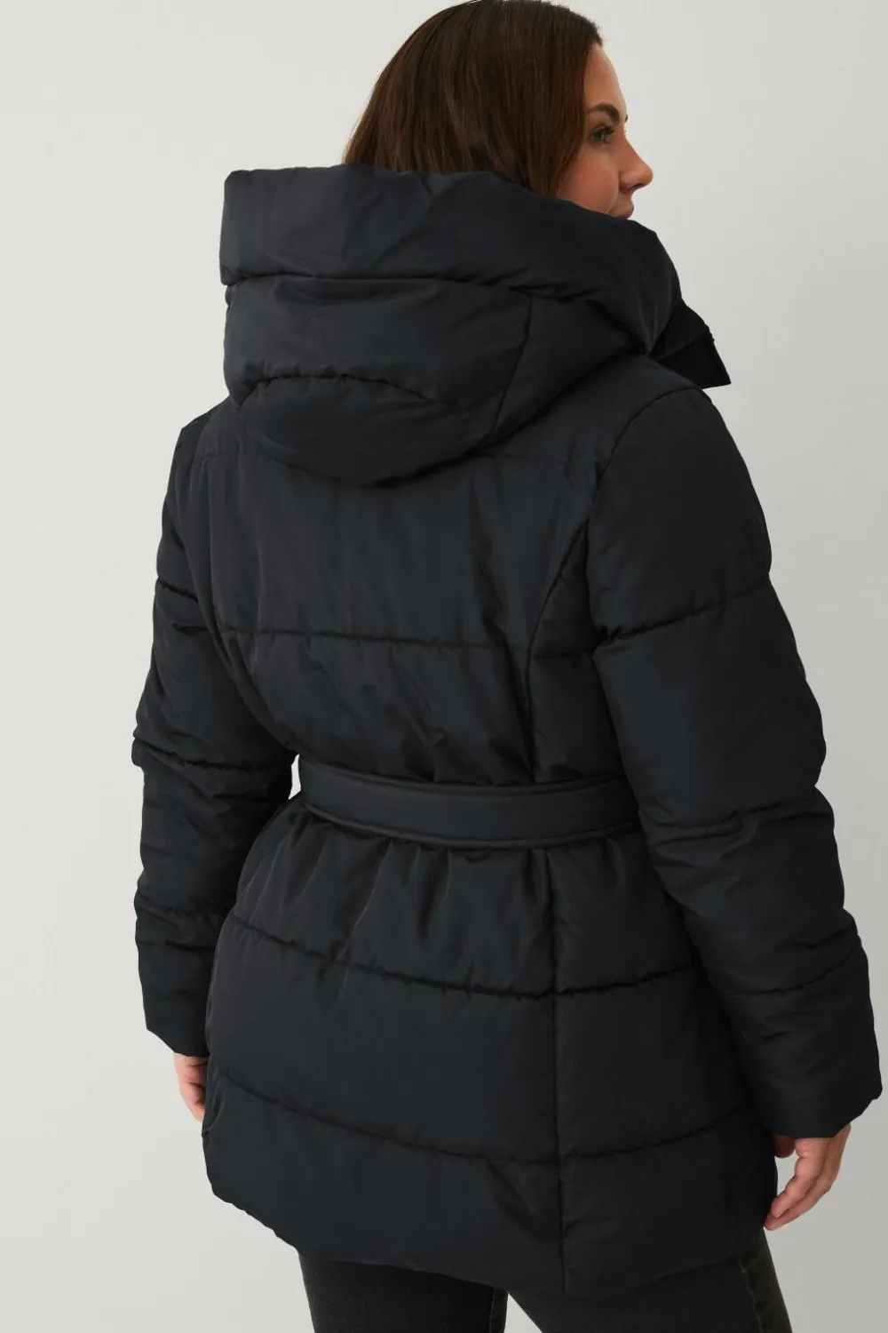 Ellos Jakker & Frakker>Plus collection Foret, kort frakke sort