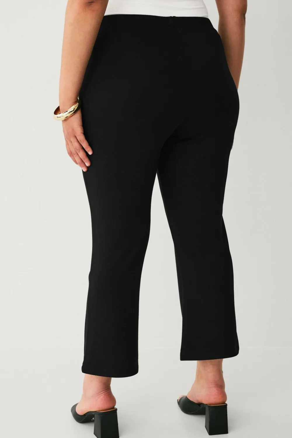 Ellos Plus collection Kortere leggings med bootcut sort Outlet