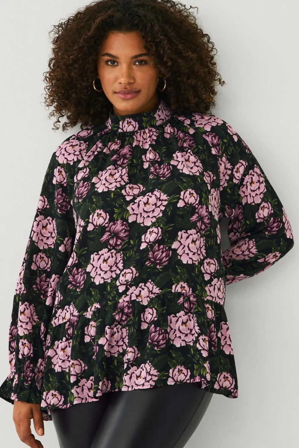 Ellos Plus collection Chiffonbluse med flæser Rosa blomstret