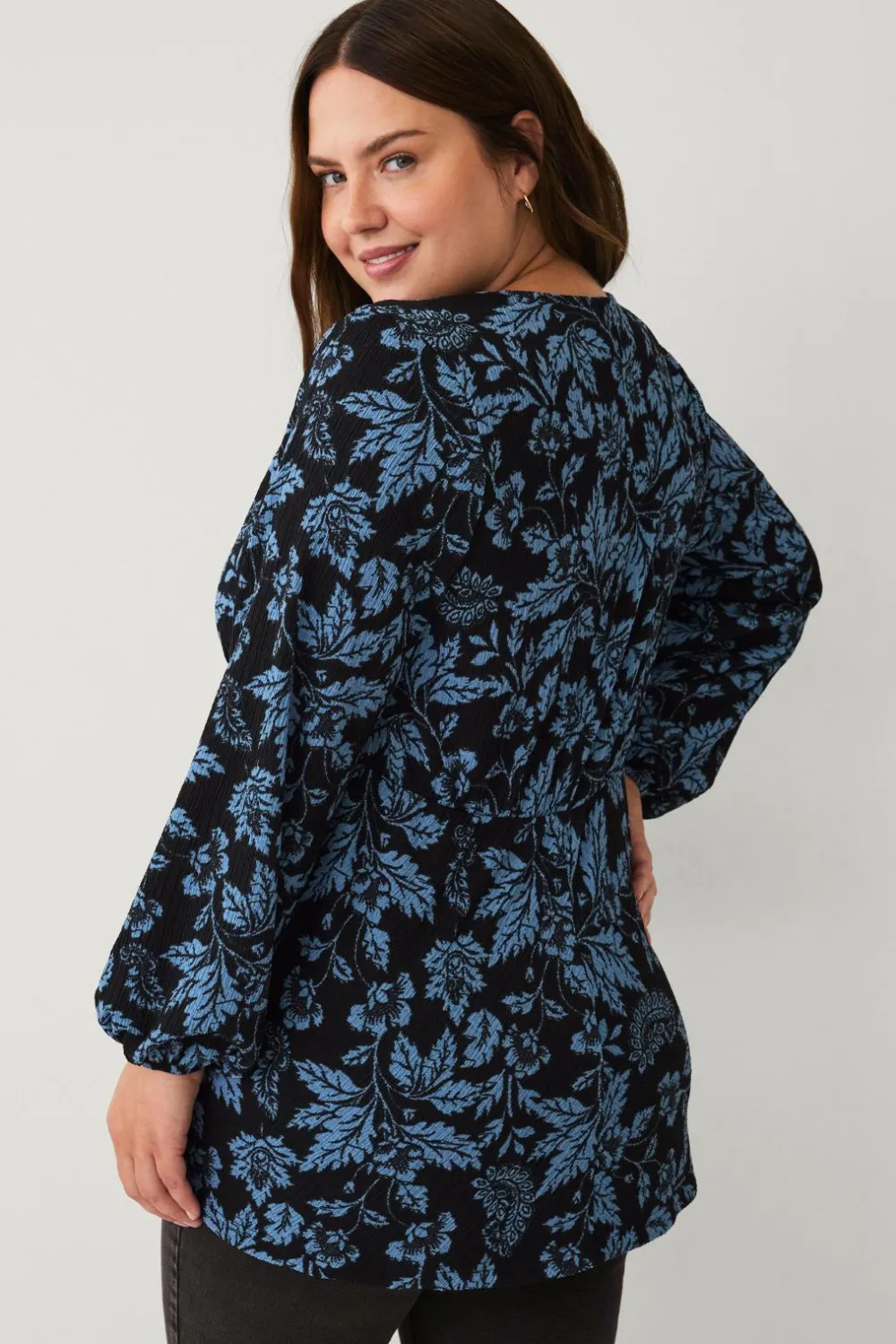 Ellos Tunikaer|Toppe & Tank-Toppe>Plus collection Tunika med V-hals Blåblomstret