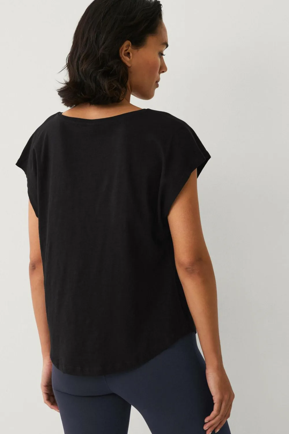 Ellos STUDIO Firkantet T-shirt blød Sort Online