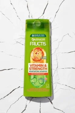 Garnier Fructis Vitamin & Strength Shampoo For Breaking Hair 250 Ml Clearance