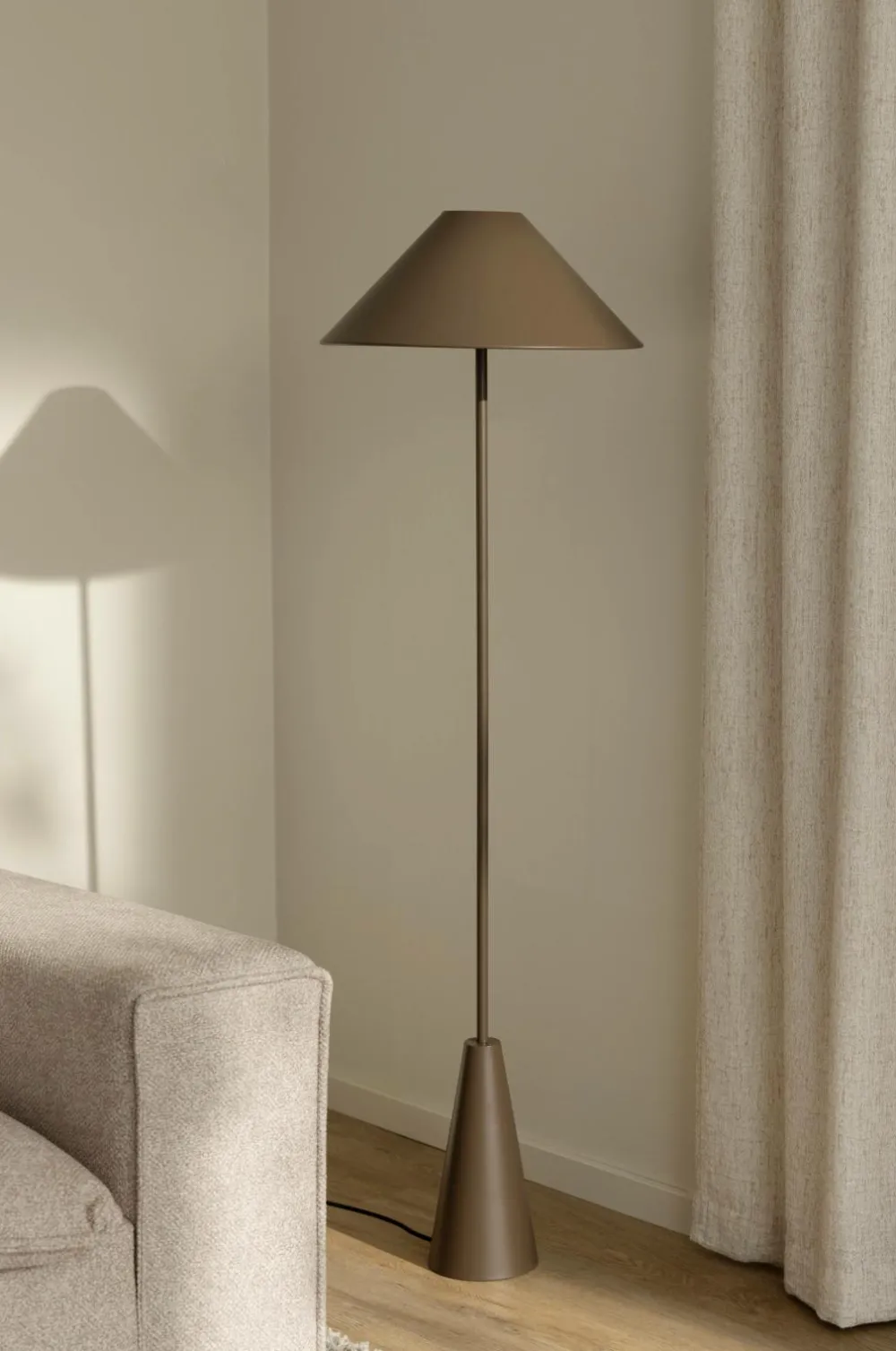 Globen Lighting Gulvlamper>Gulvlampe Cannes Mocha