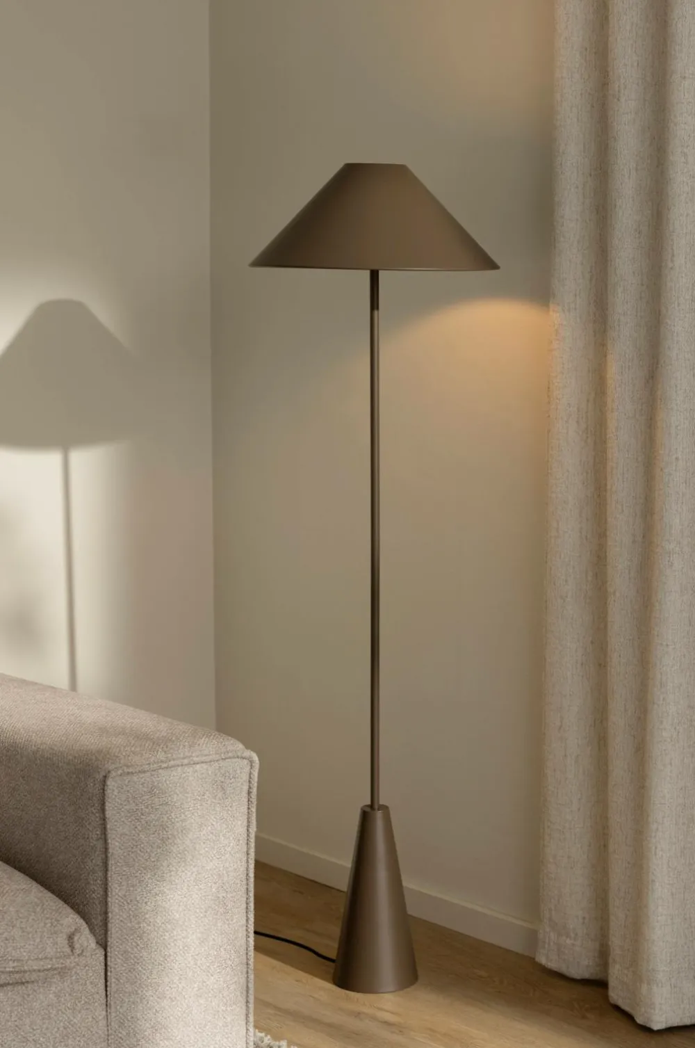 Globen Lighting Gulvlamper>Gulvlampe Cannes Mocha