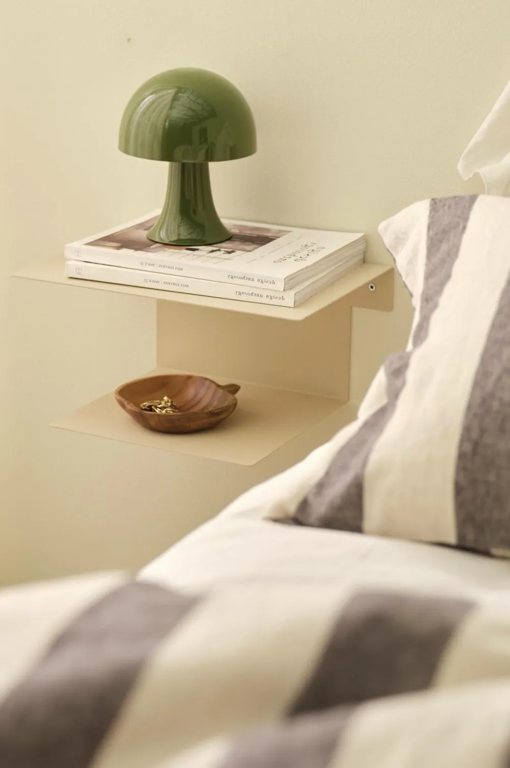 &Home Borde>Sengebord Broom Beige