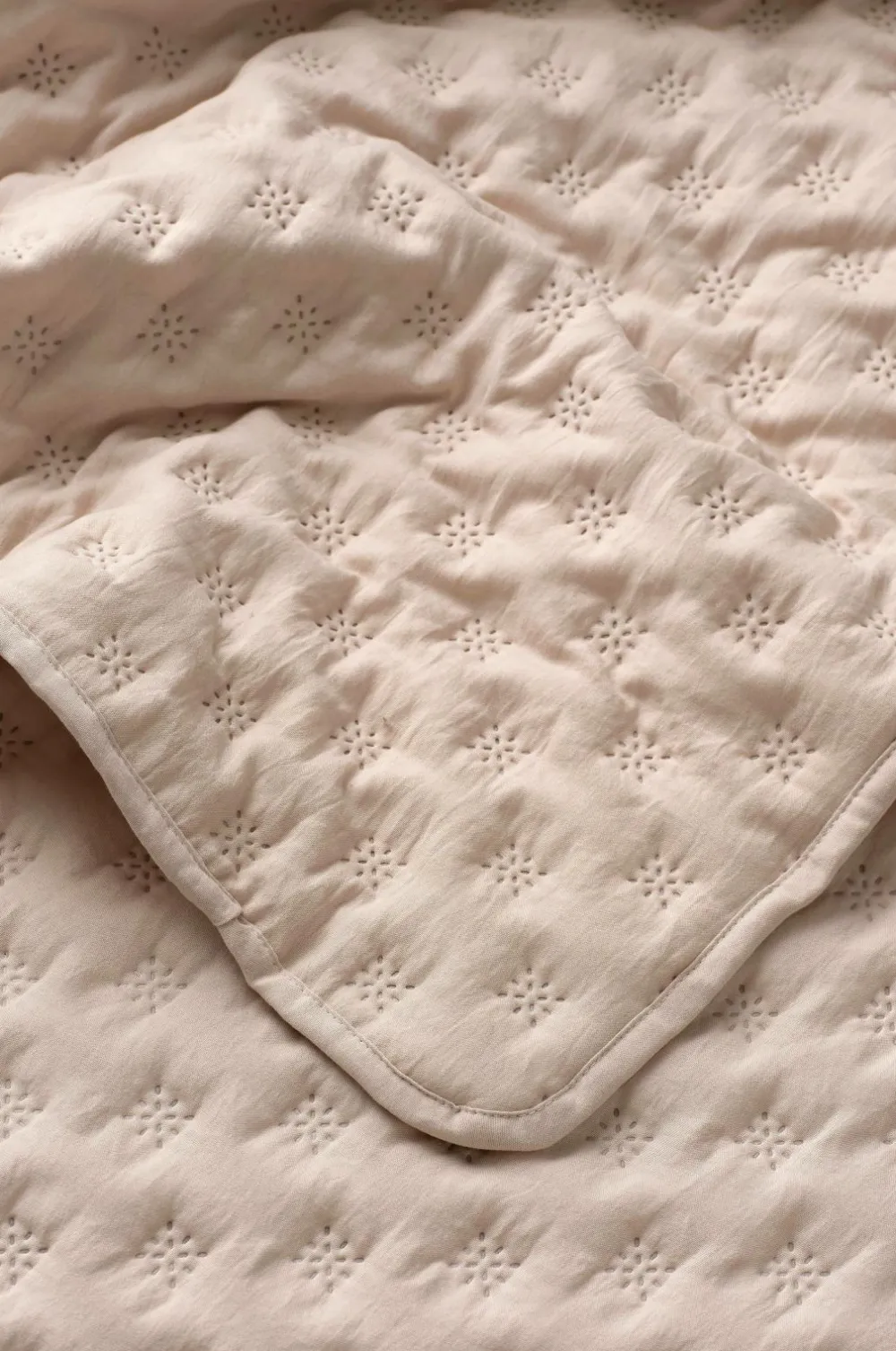 &Home Sengetæpper>Sengetæppe Heaven Dottie Linen beige