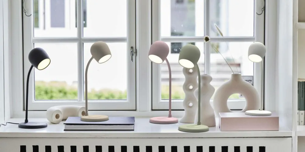 Kreafunk Bordlamper>LED-lampe/højttaler/Qi Ellie Støvet oliven