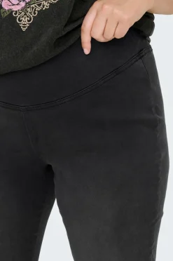 Only Carmakoma Jeans><noscript><img width=