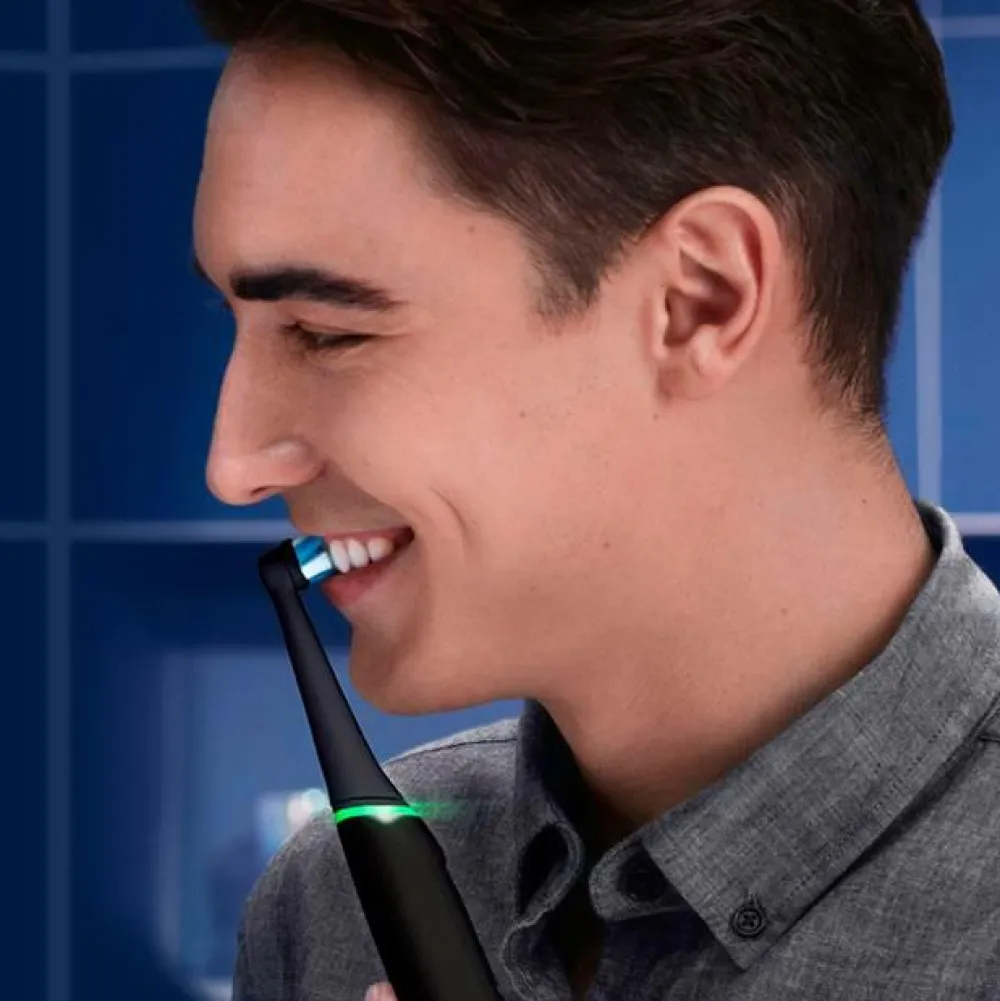 Oral B Tandpleje>Eltandbørste iO6S Black Lava