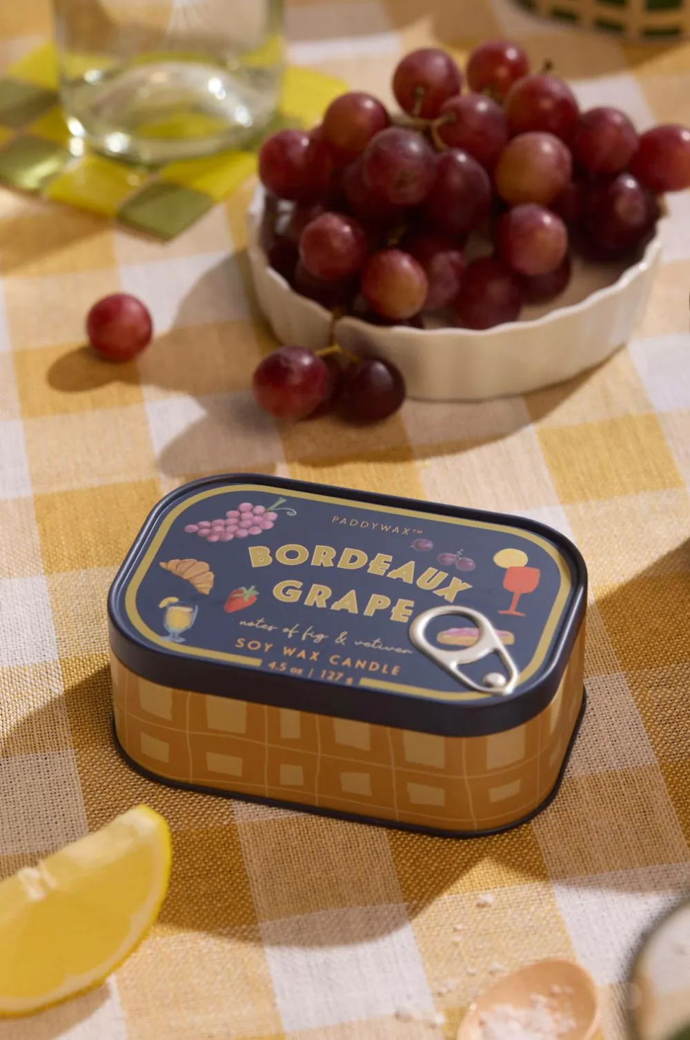 Paddywax Rumduft>Bistro Grapes Printed Tin Candle - Bordeaux Grape Mønstret
