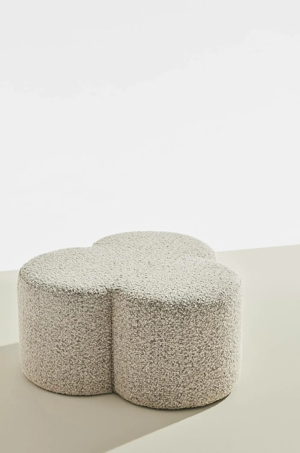 Pastill Bodhi puf i bouclé ø 70 cm Greige Best