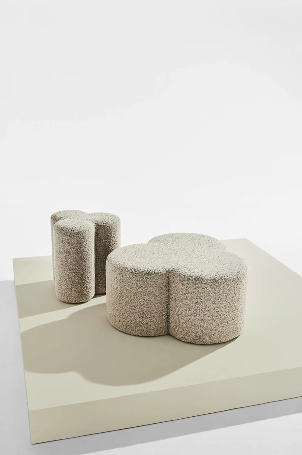Pastill Bodhi puf i bouclé ø 70 cm Greige Best