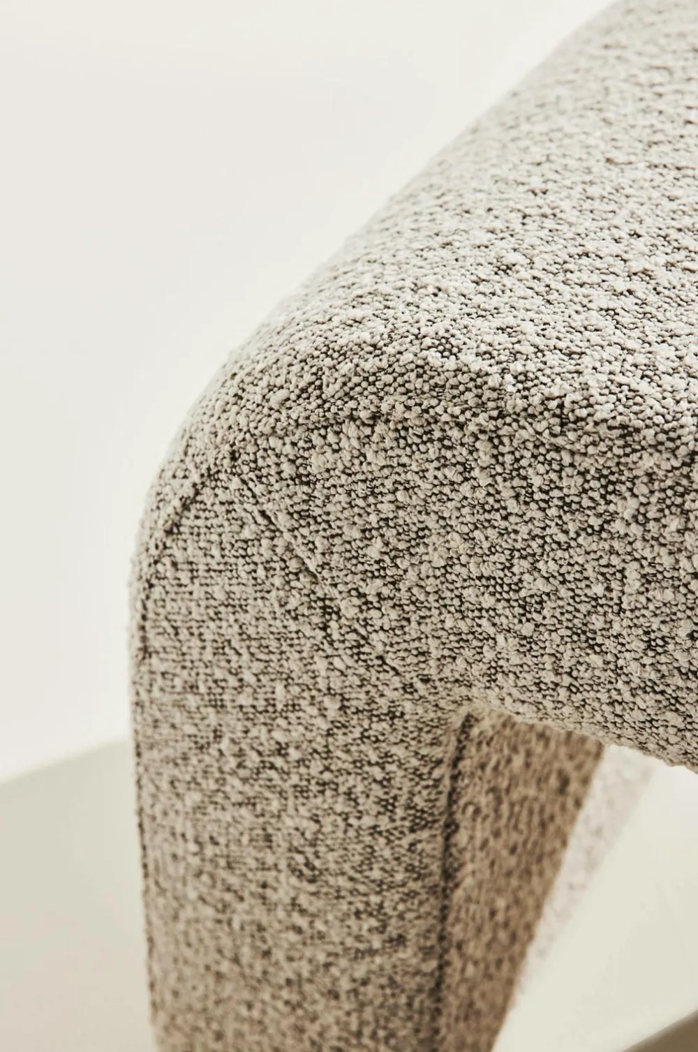 Pastill Puffer & Fodskamler>Odette puf i bouclé 45x41 cm Greige