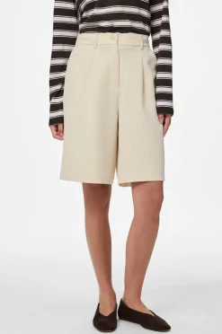 pieces Shorts><noscript><img width=