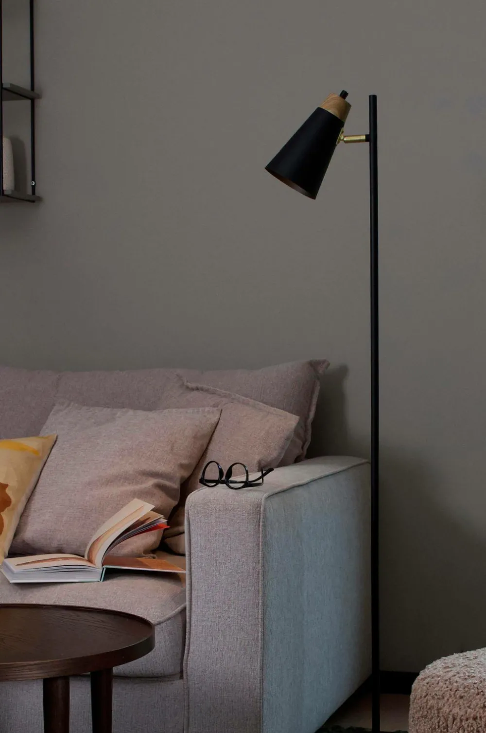 PR Home Gulvlamper>Gulvlampe Wien Svart