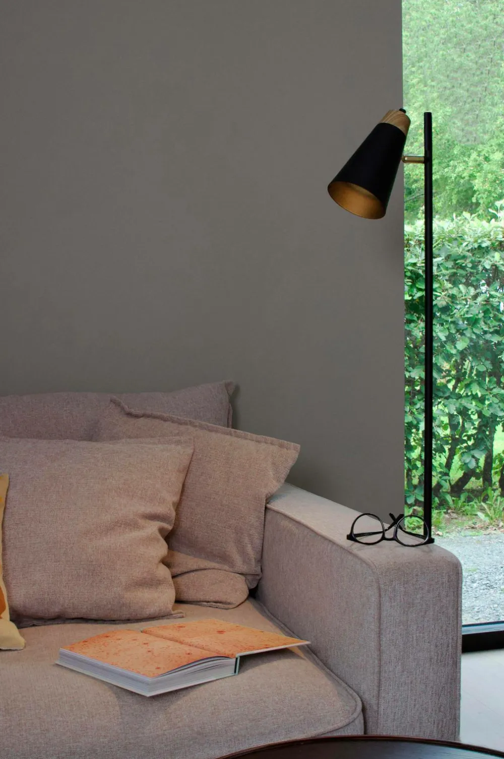 PR Home Gulvlamper>Gulvlampe Wien Svart
