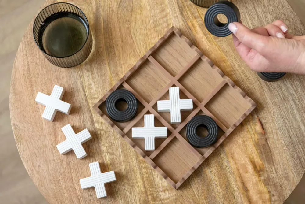 Present Time Tic Tac Toe Sort New