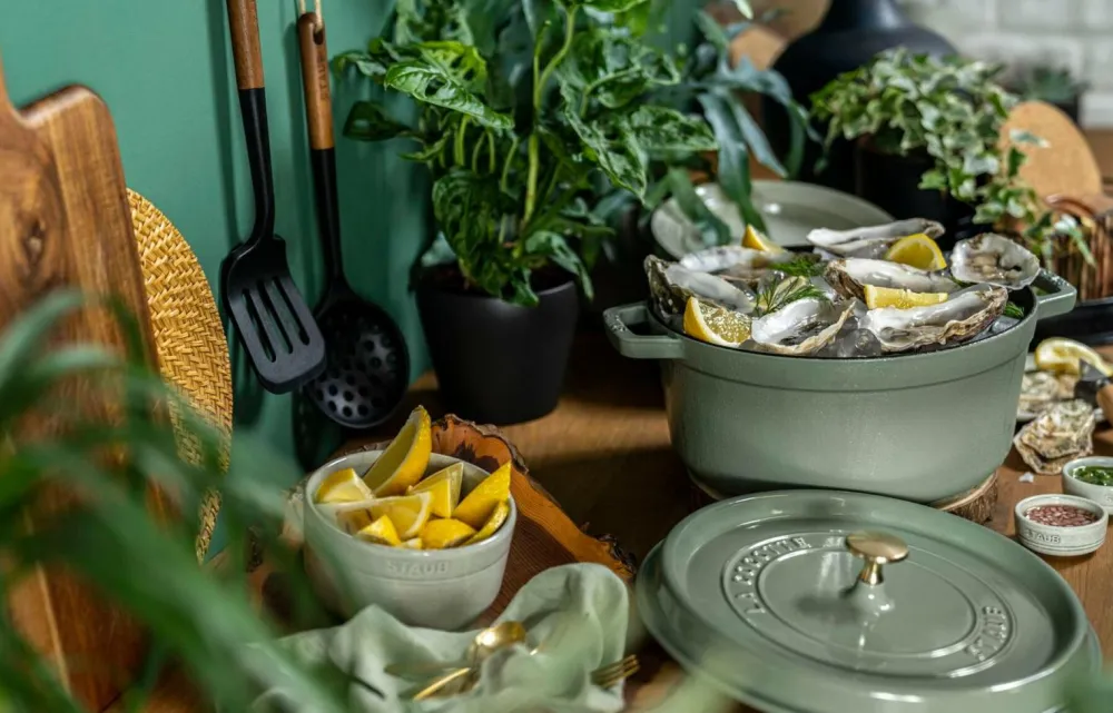 Staub Pander & Gryder>Gjutjärnsgryta 26 cm Eukalyptus grøn