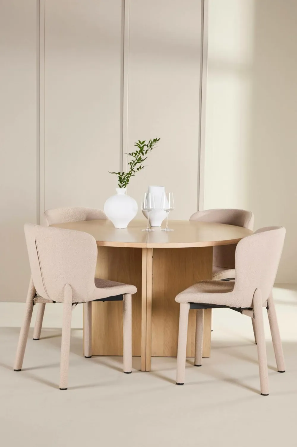 Venture Home Spisebord Strada med Astoria-stol Beige